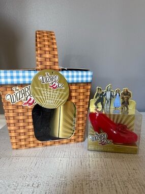 The Wizard of Oz Shower Set & Ruby Slipper Lip Balm - Red/Gold/Black